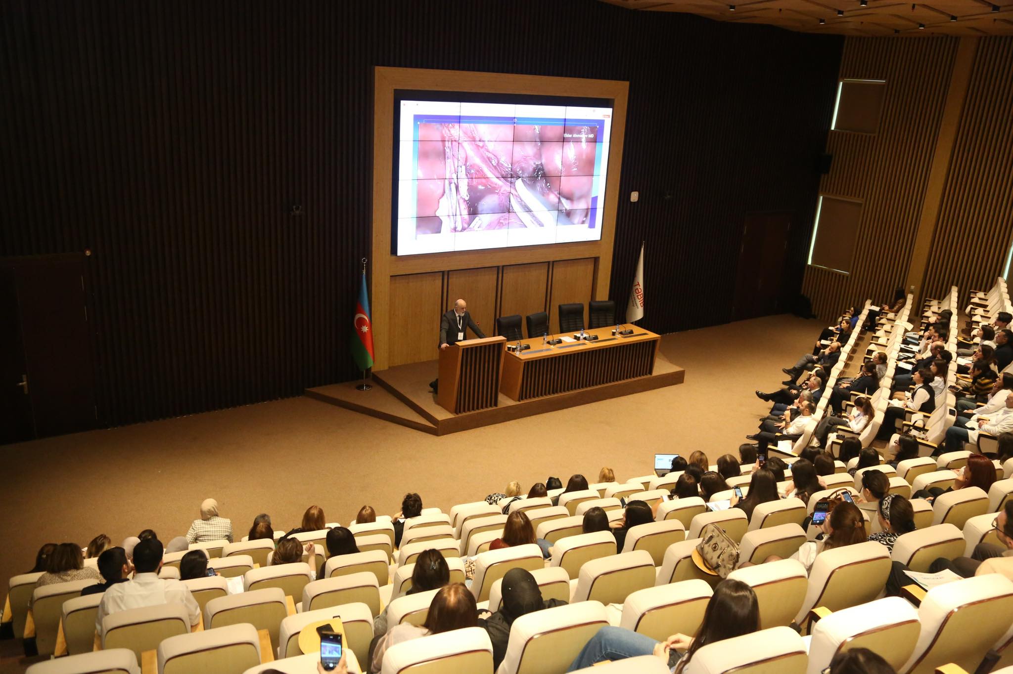 "Azərbaycanda Nadir Xəstəliklərin Müalicəsində Müasir Yanaşma və Klinik Hallar" mövzusunda elmi konfrans keçirilib