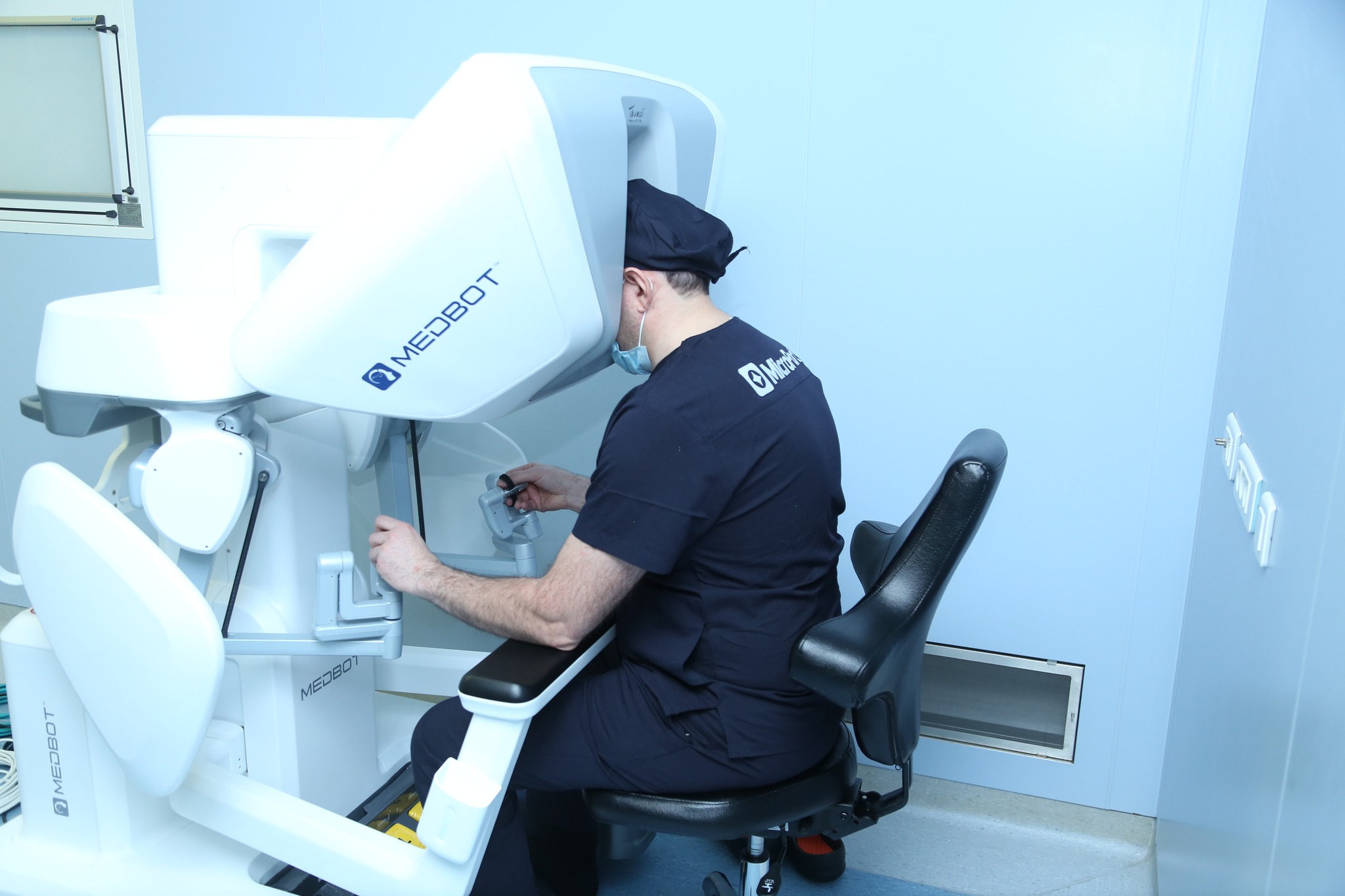 Növbəti uğurlu robotik cərrahi əməliyyat icra olunub