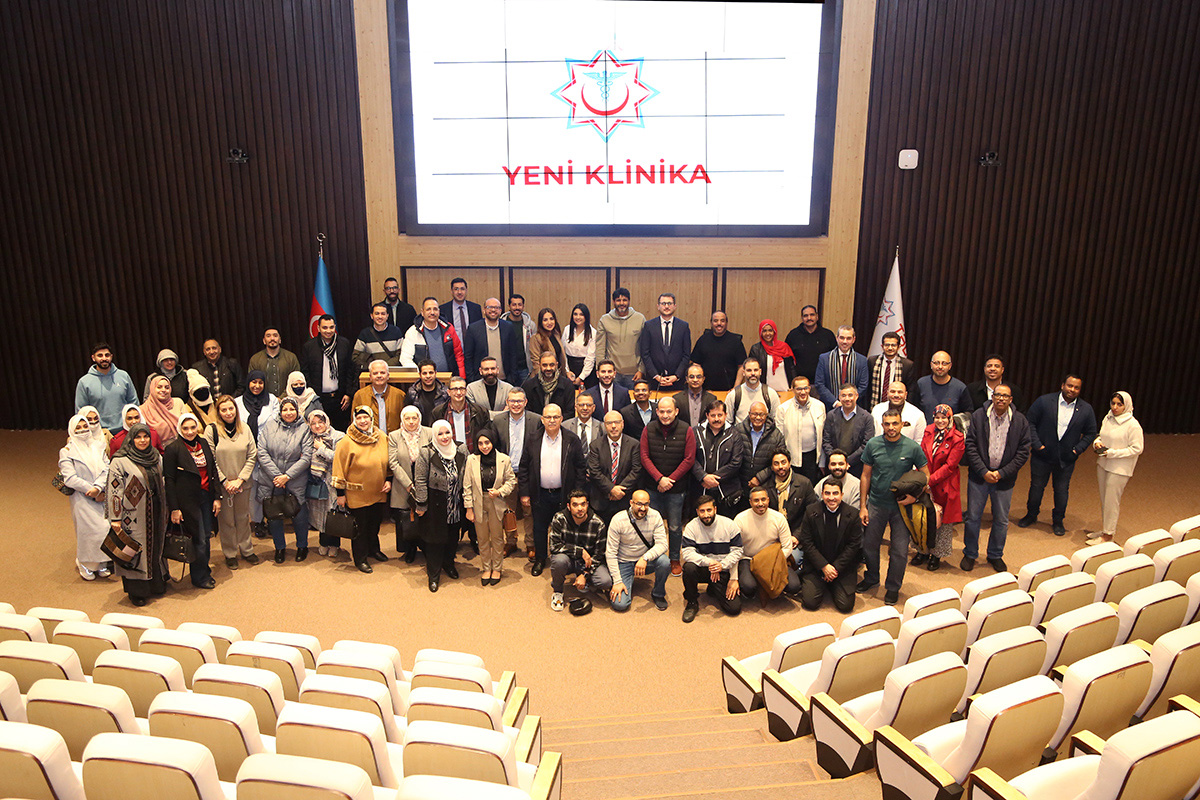 Yeni Klinika - Xarici həkimlər Yeni Klinika ilə tanış olublar