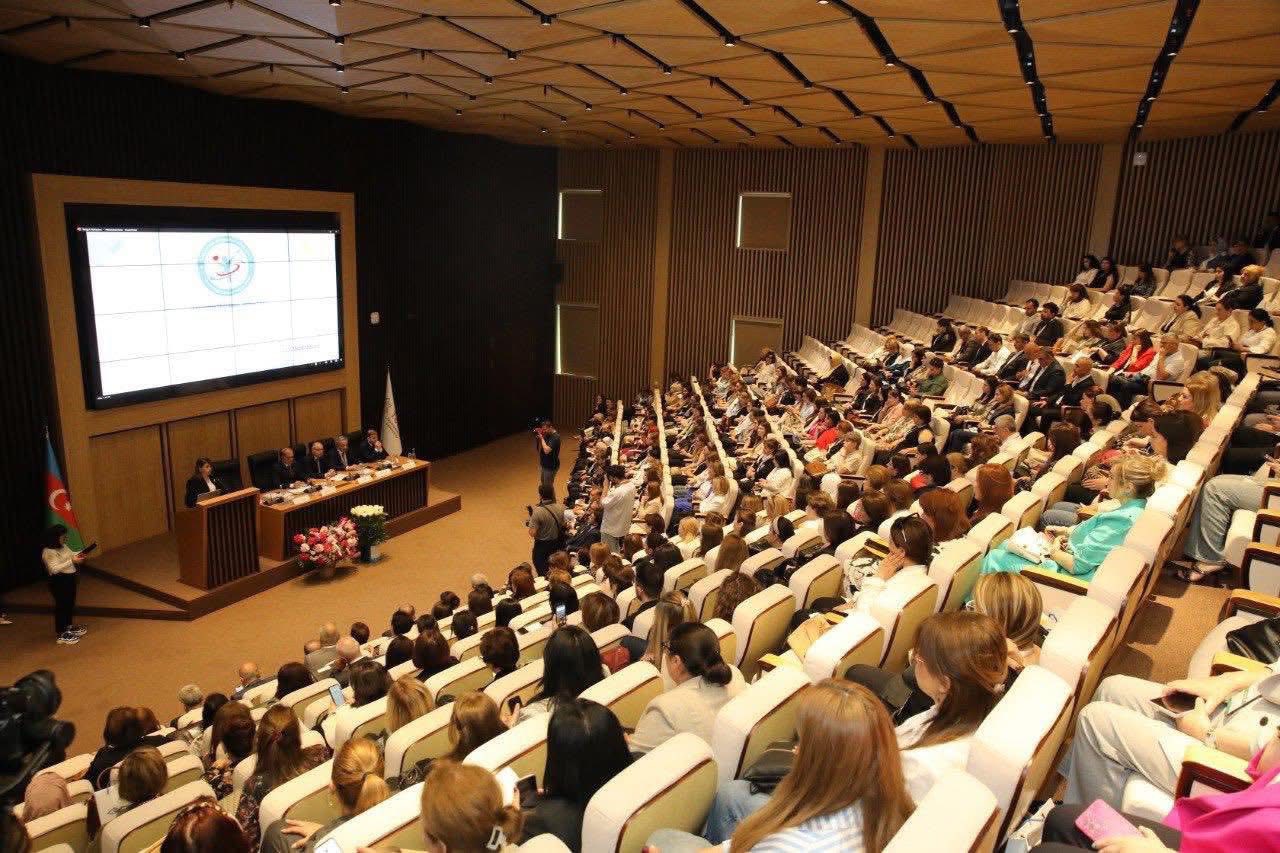 Yeni Klinikada “Artıq çəkinin fəsadları və düzgün həyat tərzi” mövzusunda elmi-praktik konfrans keçirilib