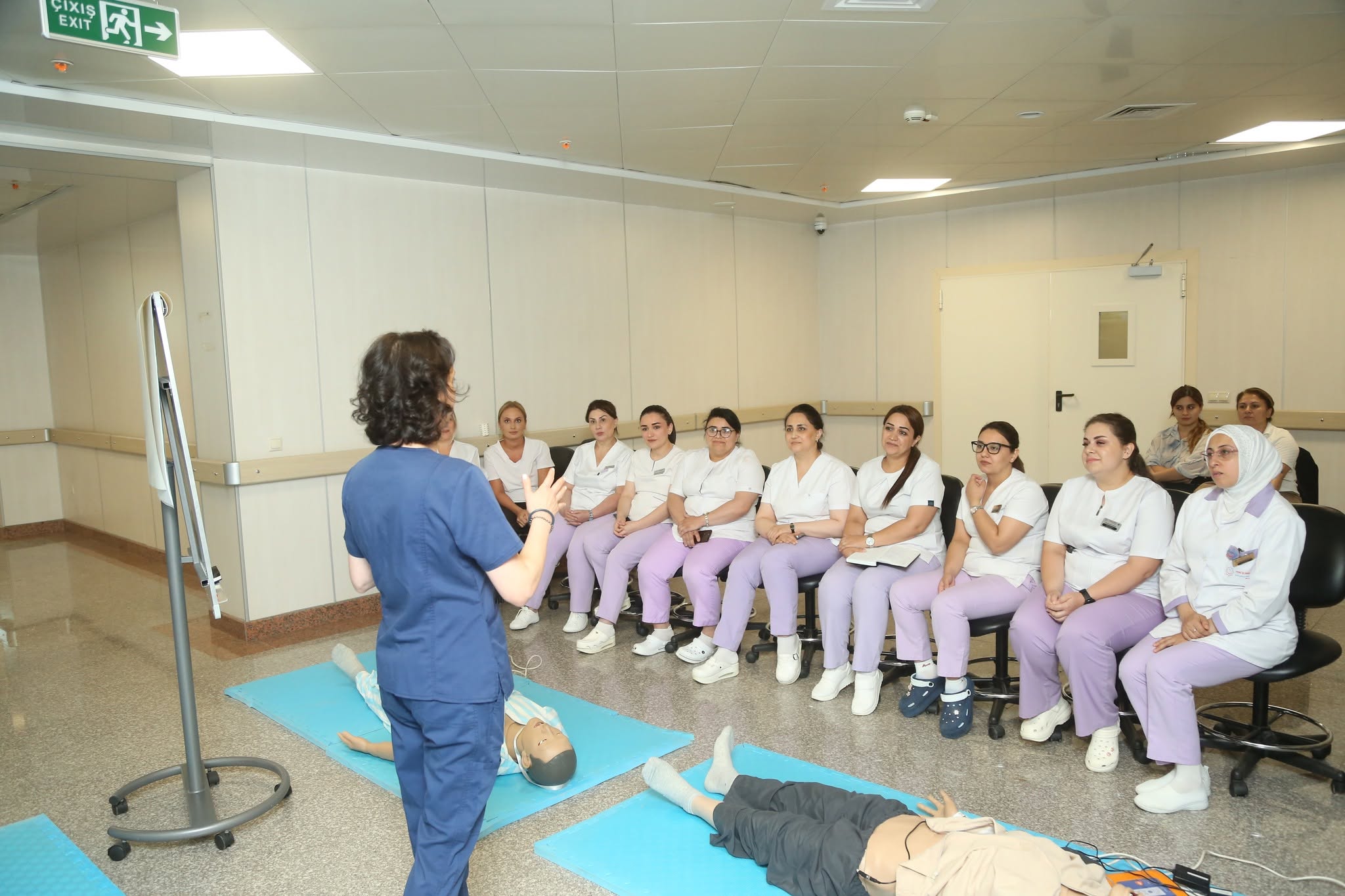 Yeni Klinikada bütün əməkdaşları əhatə edən BLS təlim proqramına başlanılıb