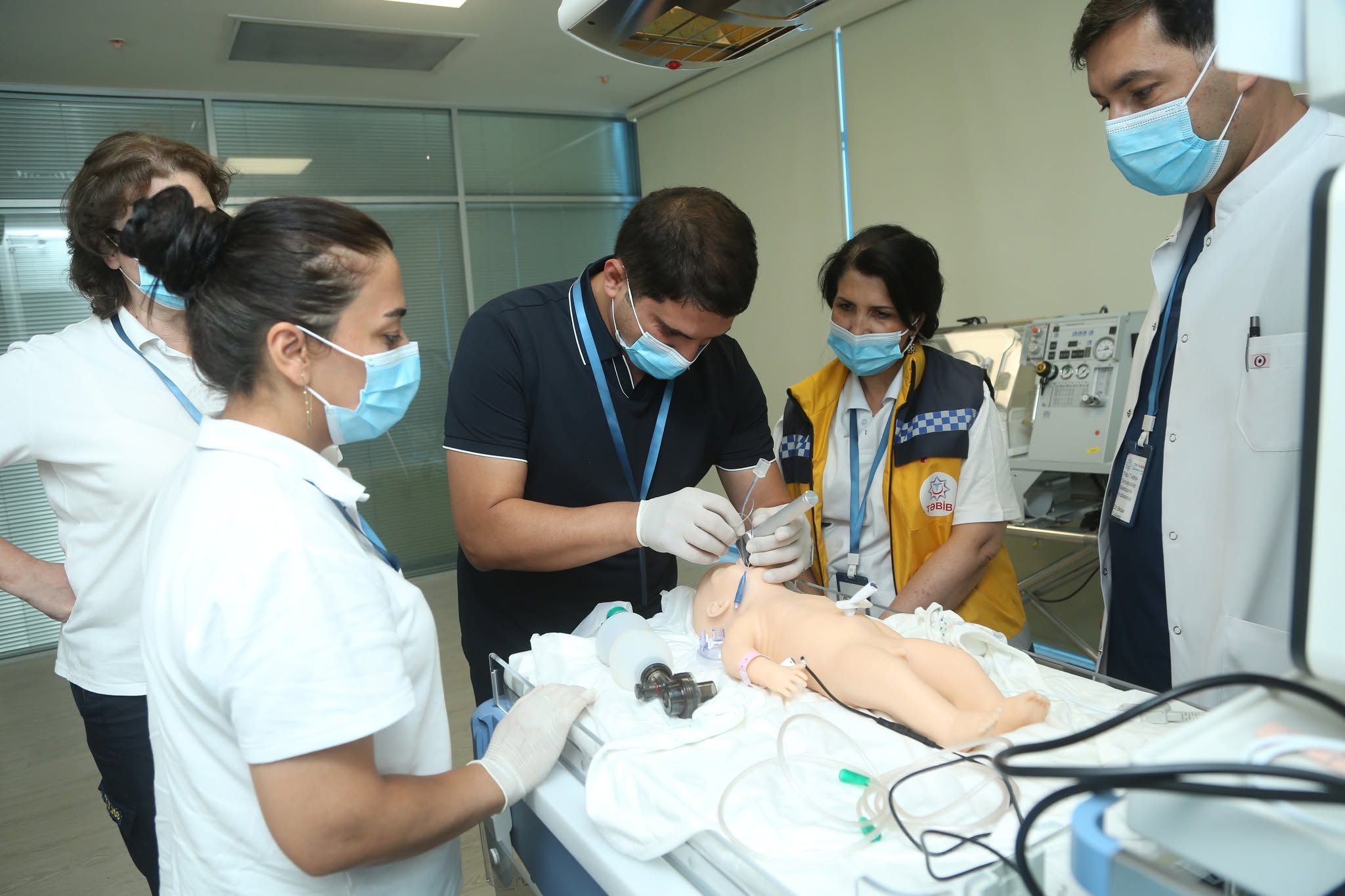 Yeni Klinikada neonatal reanimasiya üzrə simulyasiya təlimi keçirilib